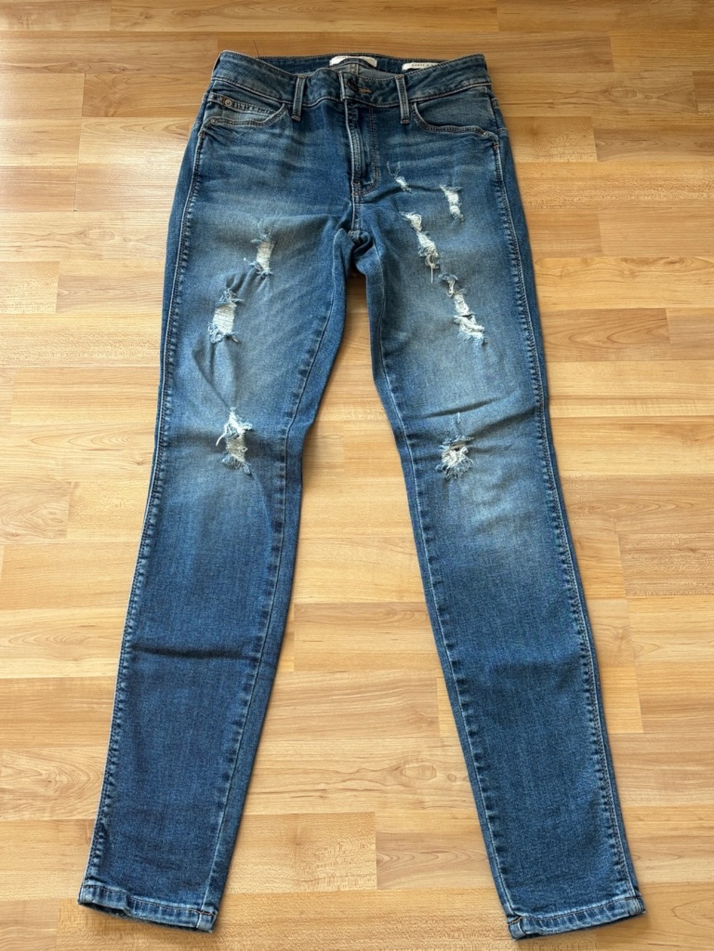 Guess Distressed Skinny Jeans